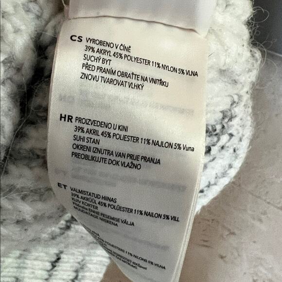 $258 VARLEY Belgrave Sweater dramatic puffy sleeves plush soft statement S - Picture 12 of 16